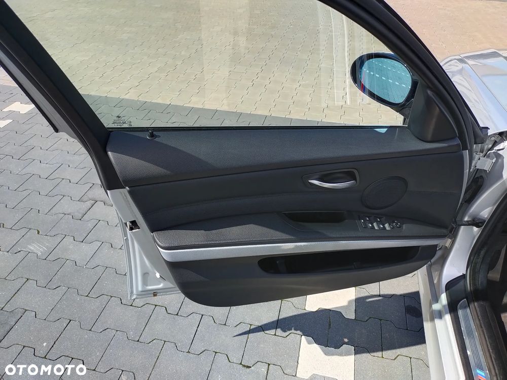 BMW Seria 3 325i xDrive - 8