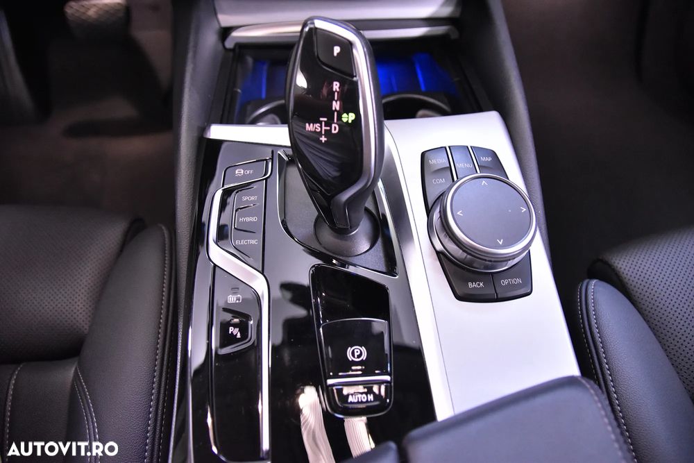 BMW Seria 5 530e xDrive AT PHEV - 17