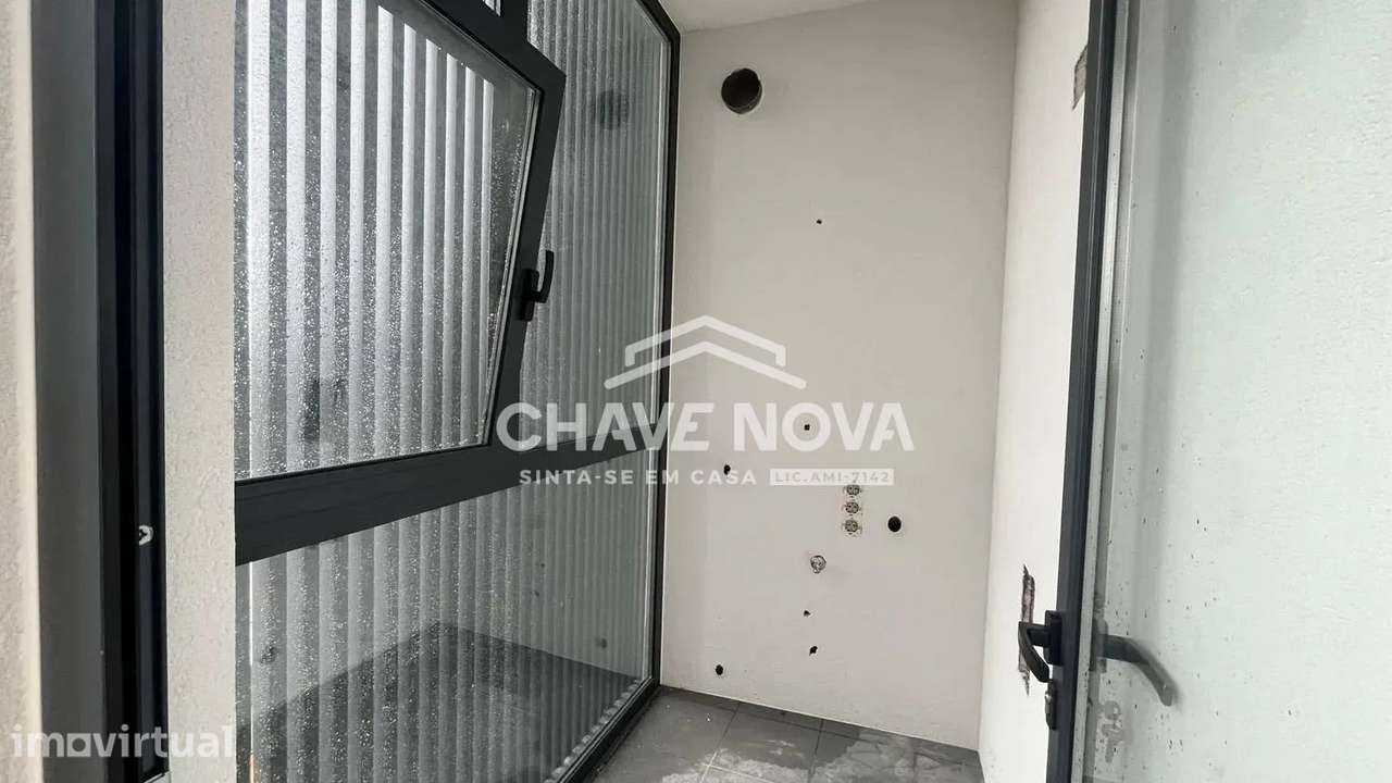 Apartamento T2 c/ Varanda e Lugar de Garagem em Mansores – Arouca - Grande imagem: 4/12