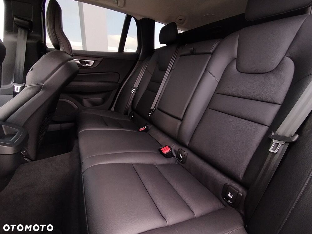 Volvo V60 Cross Country Plus B5 B AWD - 14