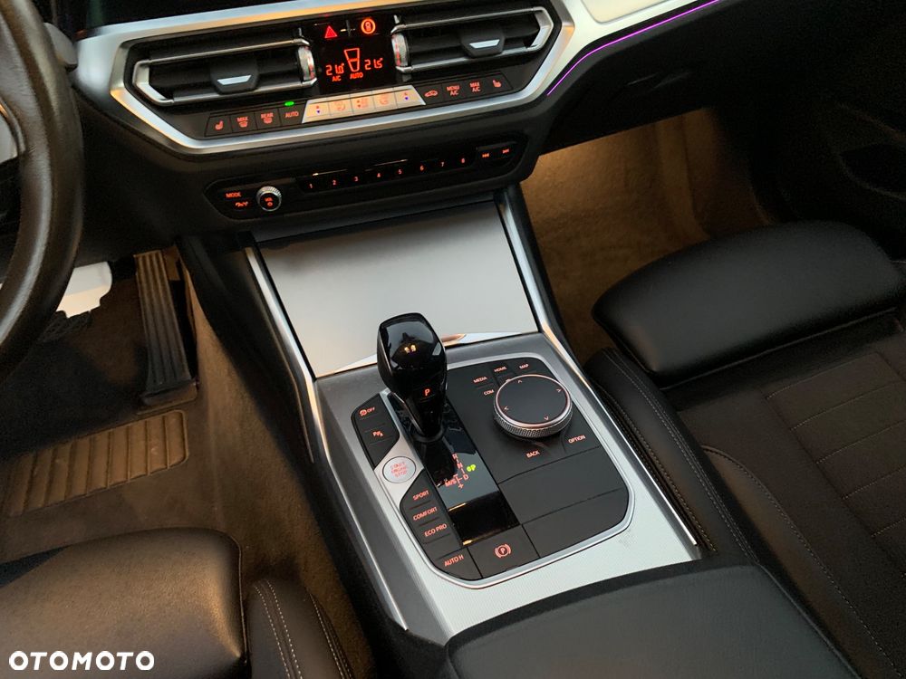 BMW Seria 3 318d Sport Line Shadow - 14