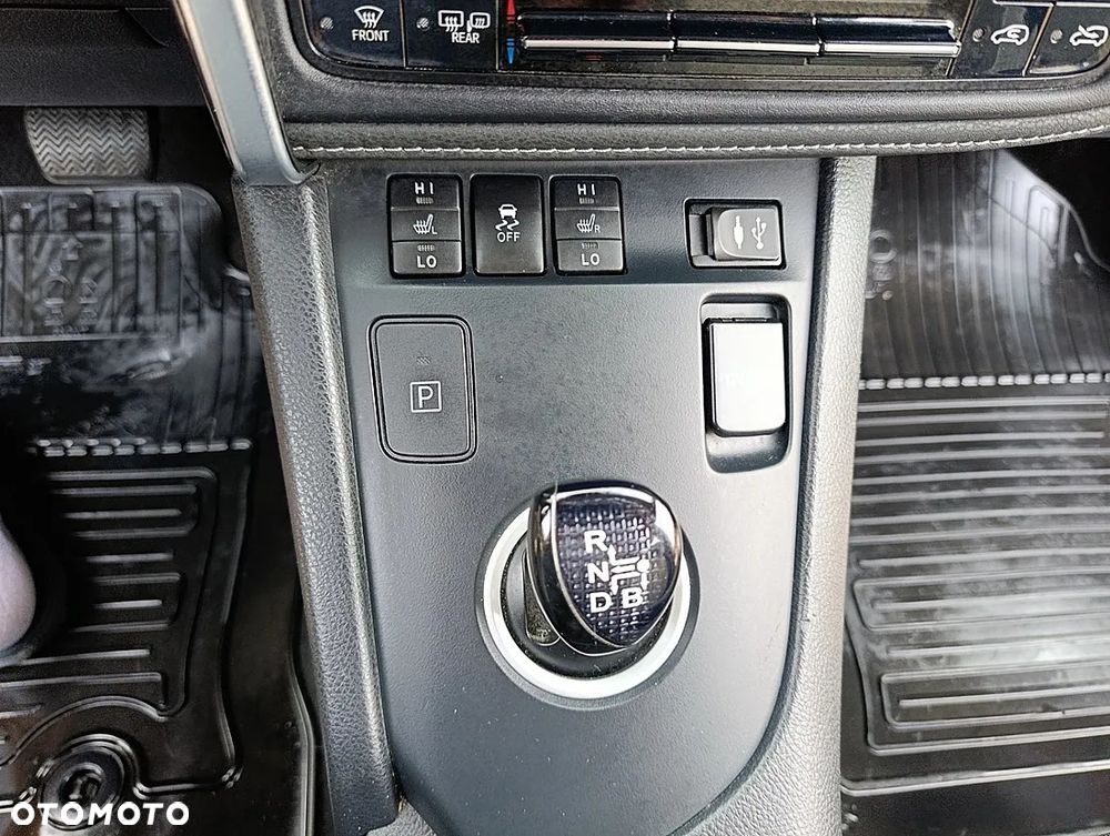 Toyota Auris Hybrid 135 Selection - 25