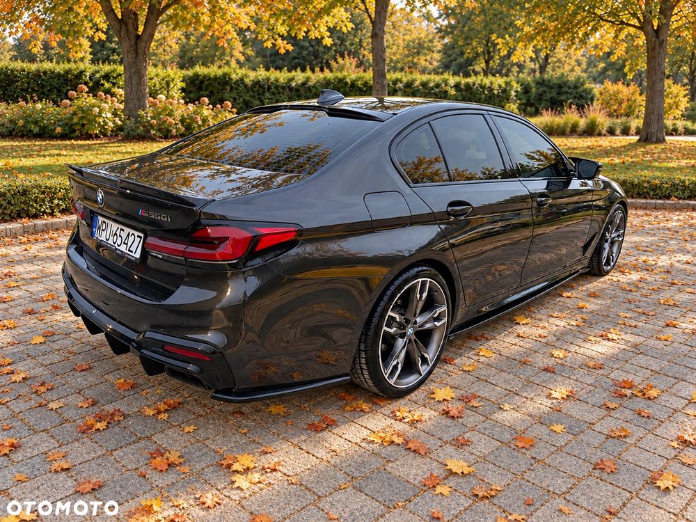BMW Seria 5 M550i xDrive sport - 3