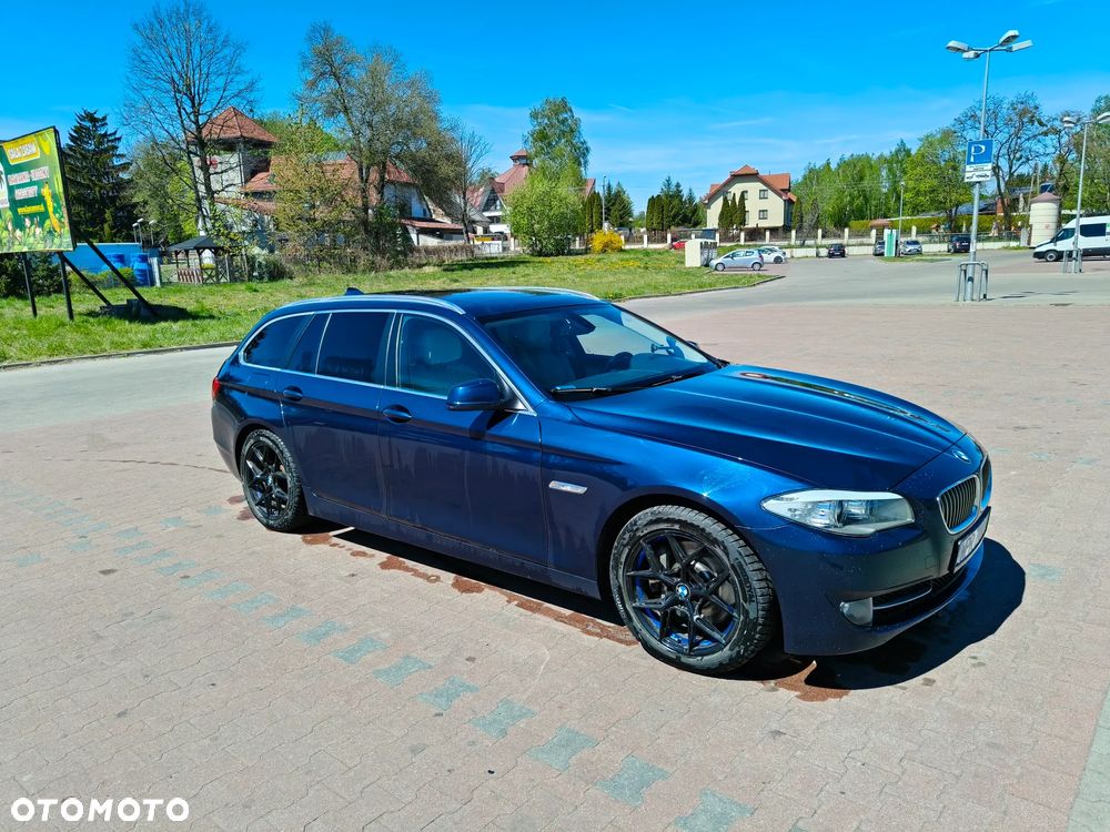 BMW Seria 5 528i Sport-Aut - 9