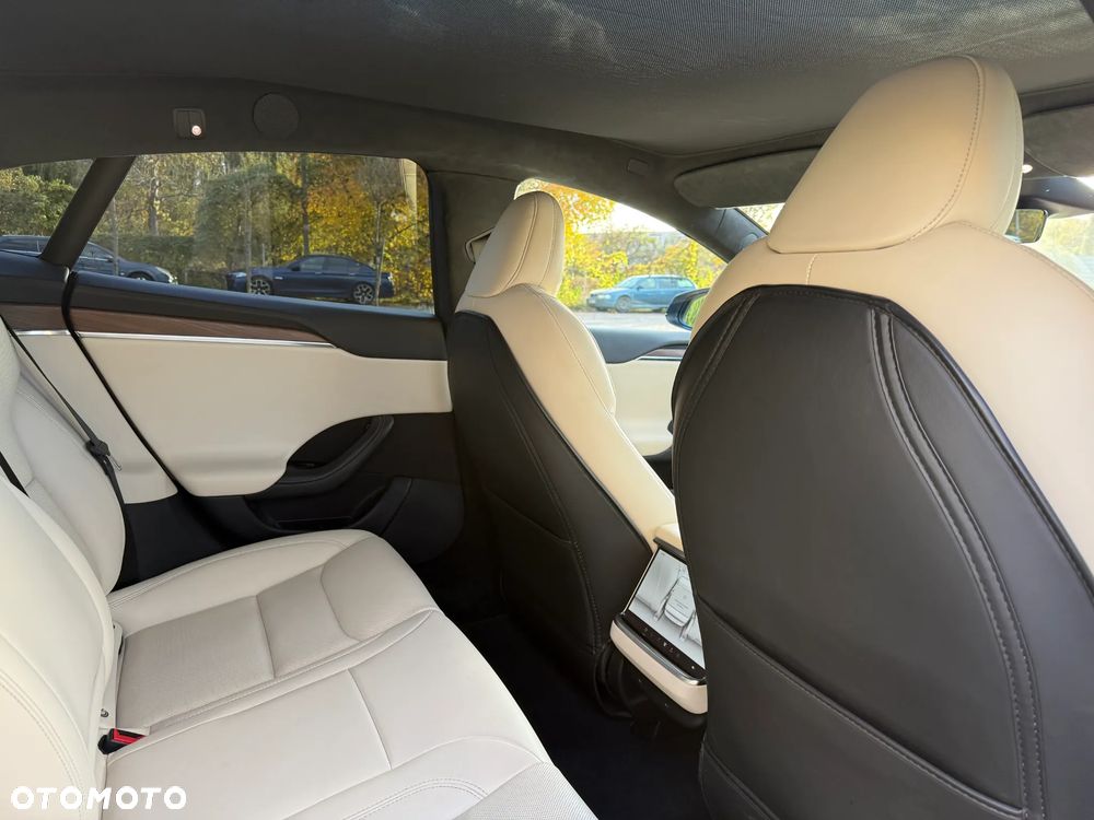 Tesla Model S Long Range AWD - 29