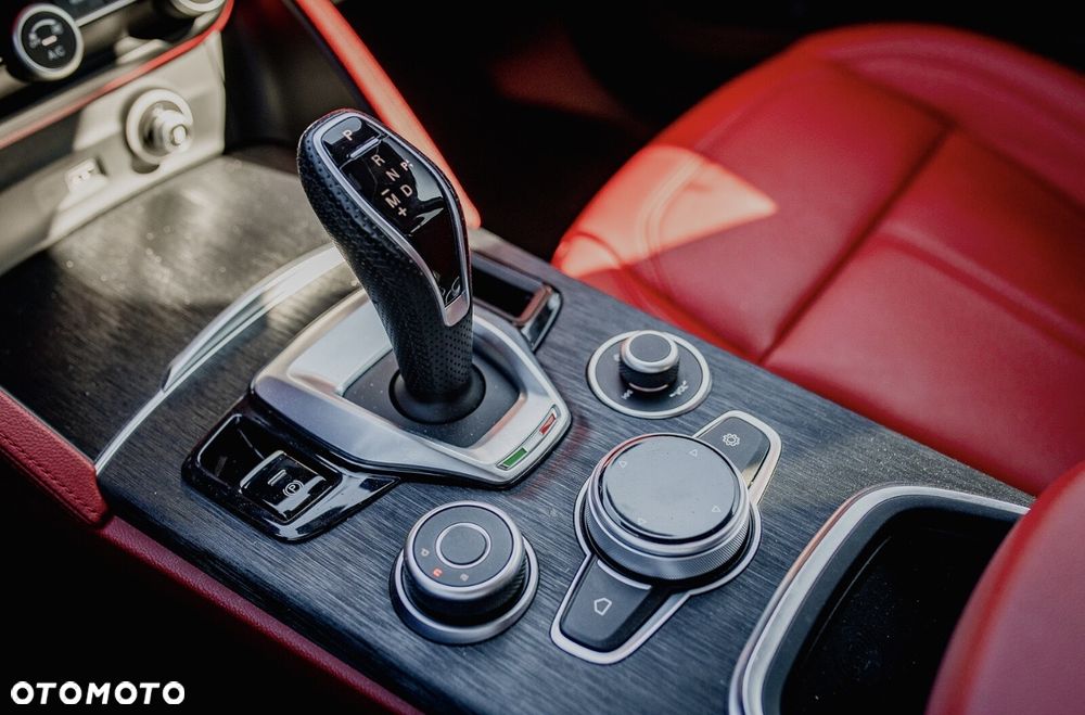 Alfa Romeo Stelvio - 33