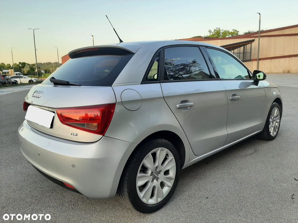 Audi A1 Sportback 1.6 TDI S tronic Ambition - 10