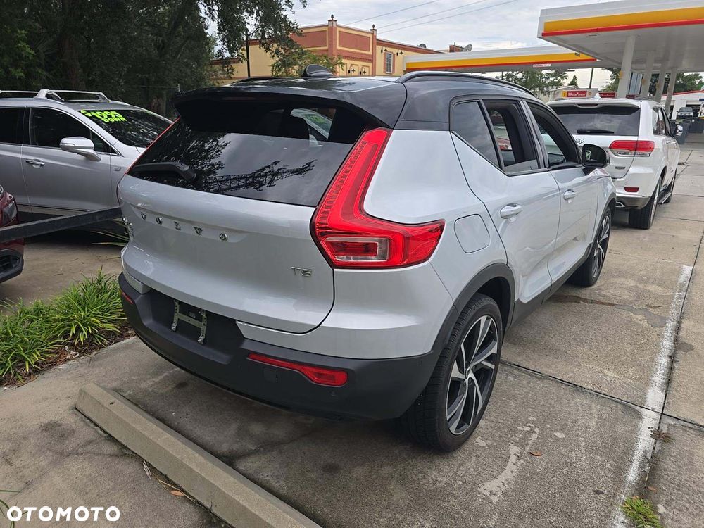 Volvo XC 40 T5 AWD R-Design - 4