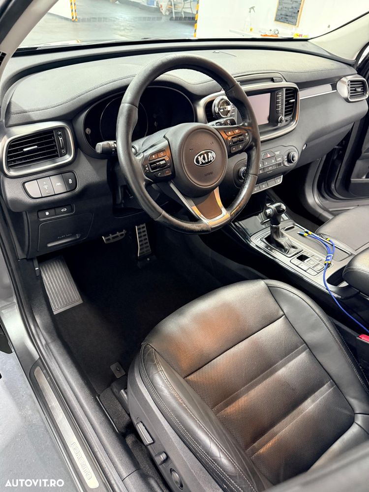 Kia Sorento 2.2 DSL 6AT 4x4 Cosmo - 17