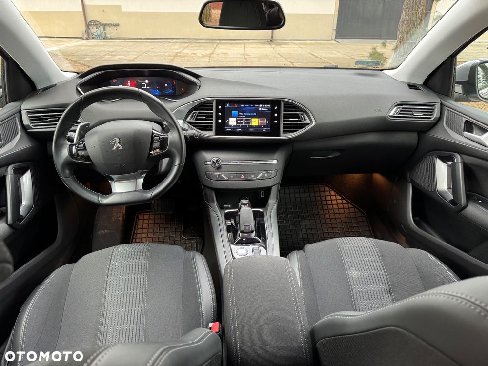 Peugeot 308 1.5 BlueHDi Allure S&S EAT8 - 28