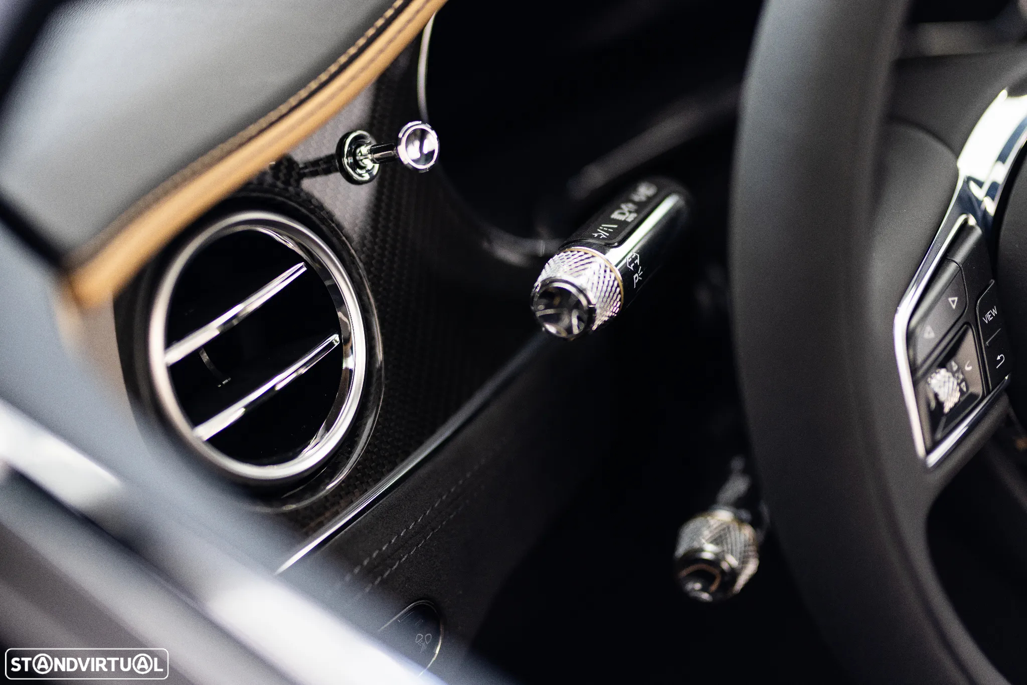 Bentley Bentayga V8 Azure - 10