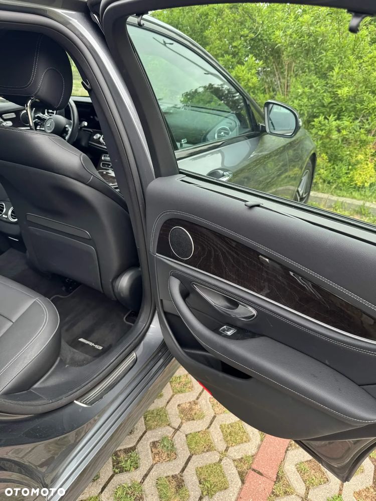 Mercedes-Benz Klasa E 220 d 4Matic 9G-TRONIC AMG Line NIGHT Edition - 12