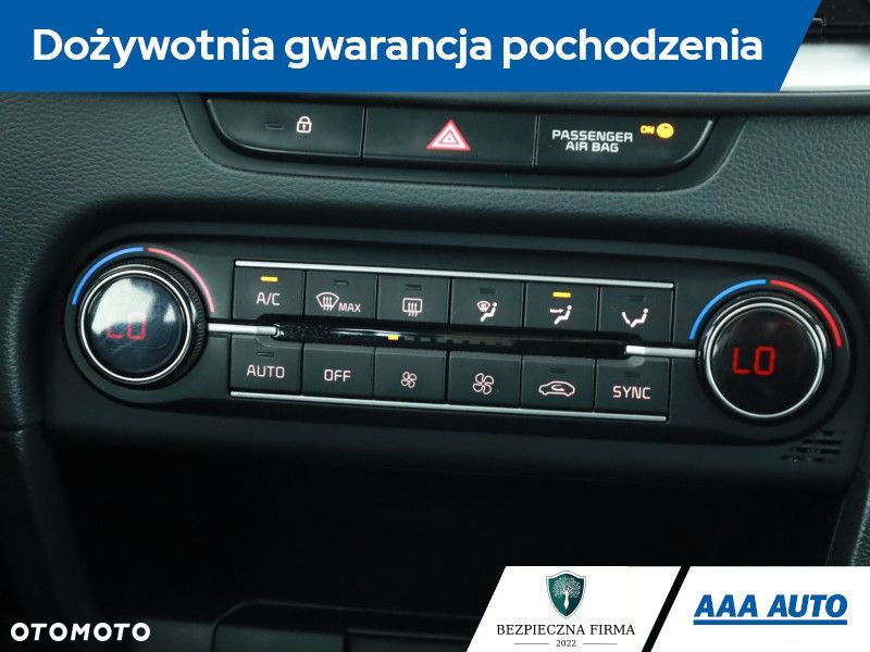 Kia Ceed - 12