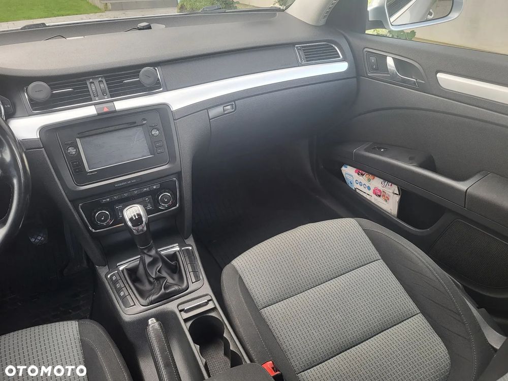 Skoda Superb 1.6 TDI GreenLine - 10