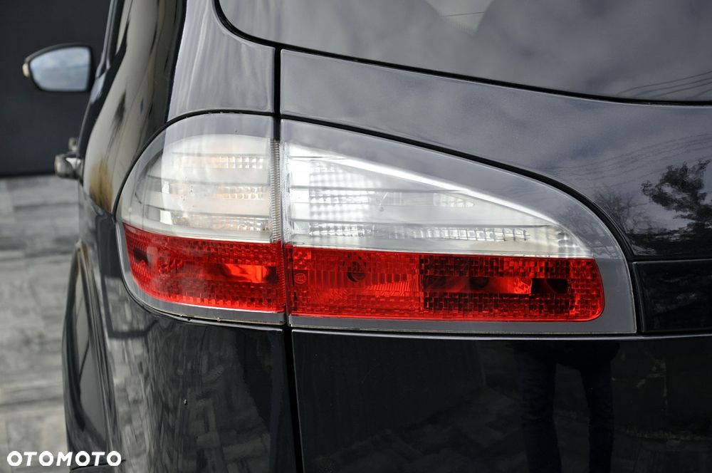 Ford S-Max - 33