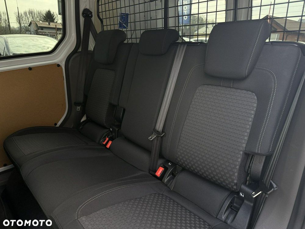 Ford Transit Connect - 33