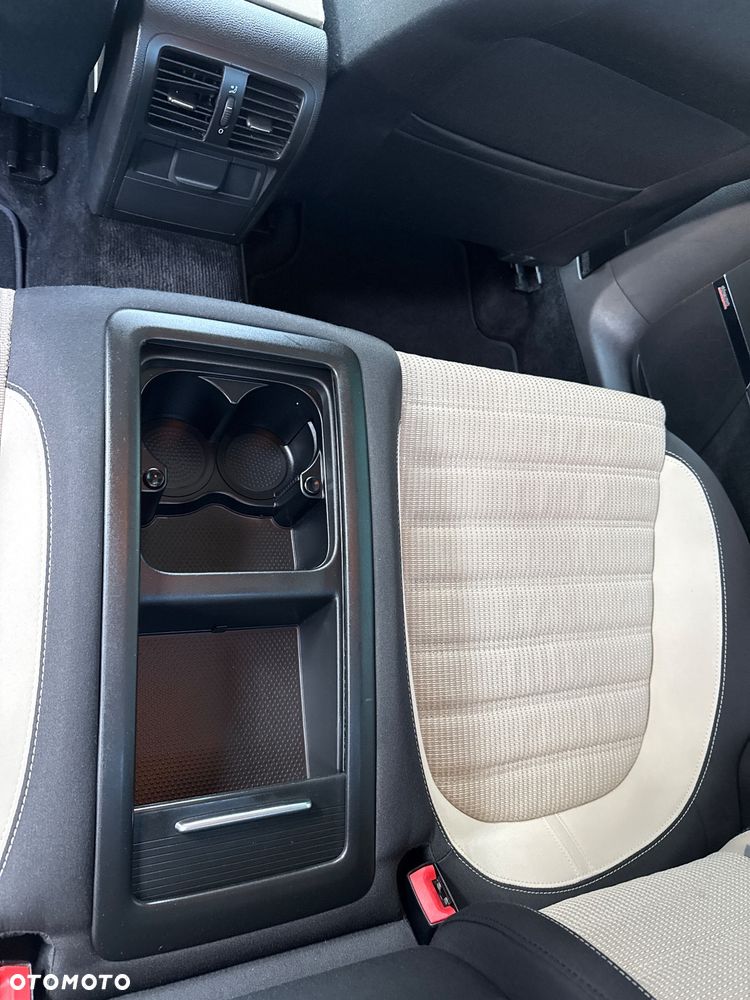 Volkswagen Passat 1.8 TSI Exclusive - 29