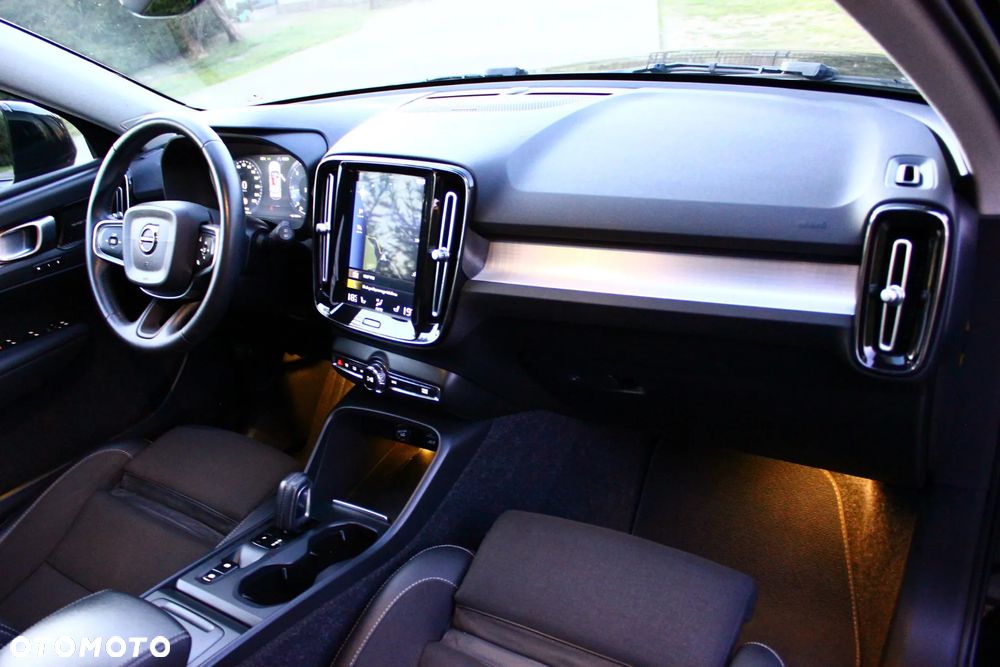 Volvo XC 40 D3 Momentum Pro - 38