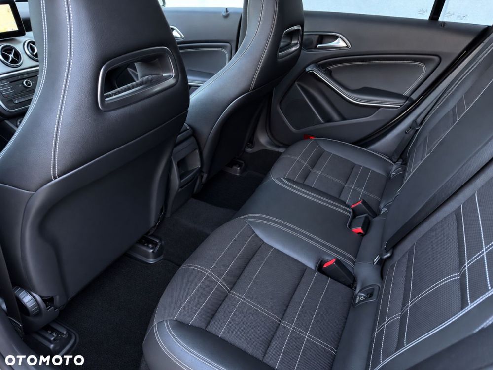Mercedes-Benz CLA 2015