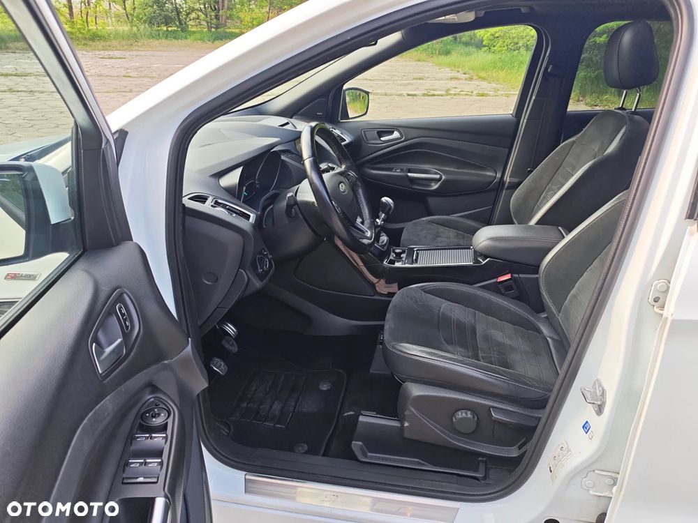Ford Kuga - 24