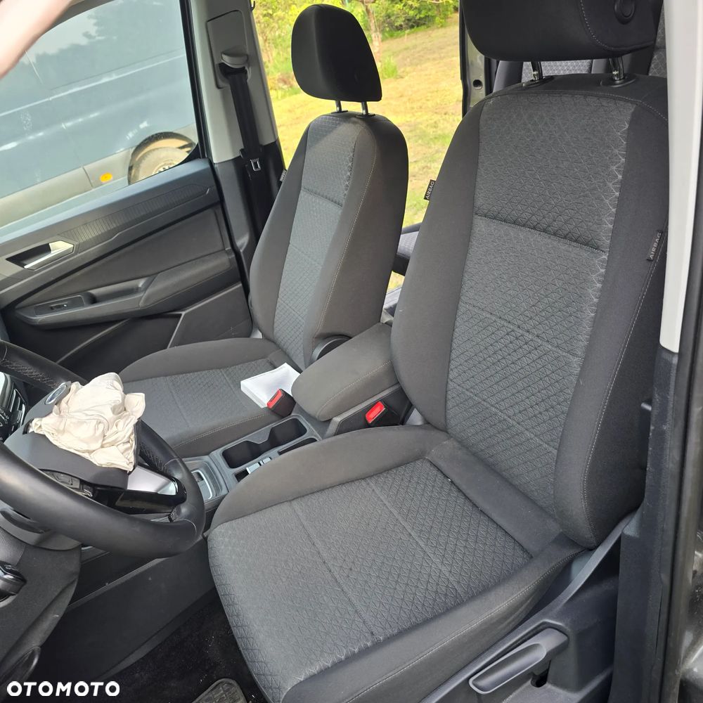 Ford Tourneo Connect - 11