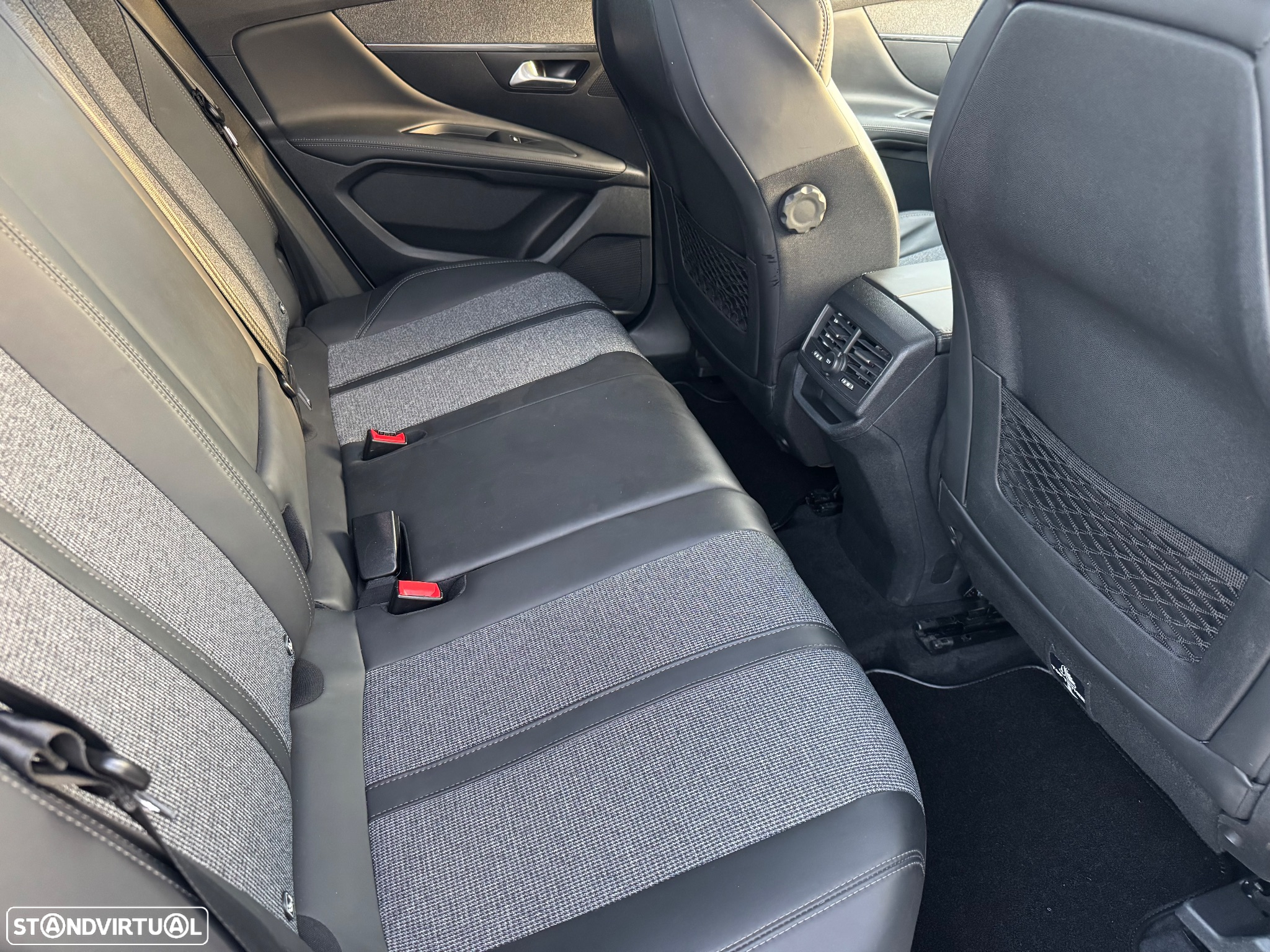 Peugeot 3008 1.2 PureTech Allure - 11