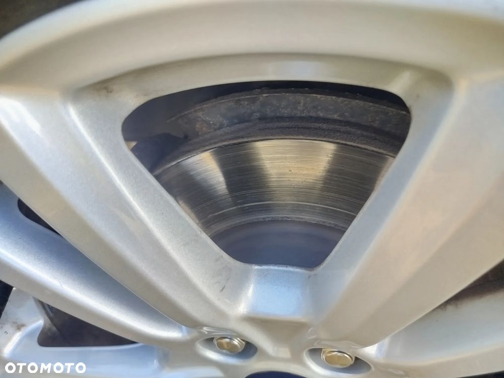 Ford Kuga - 19