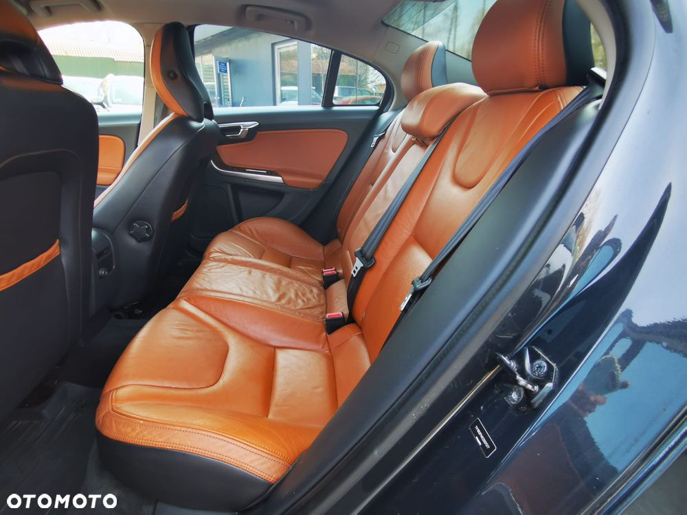 Volvo S60 T6 AWD Geartronic Summum - 10