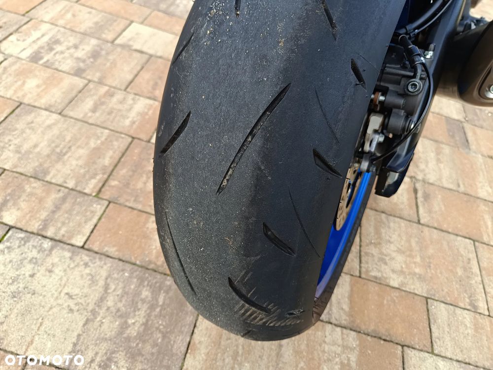 Suzuki GSX 1000 - 25