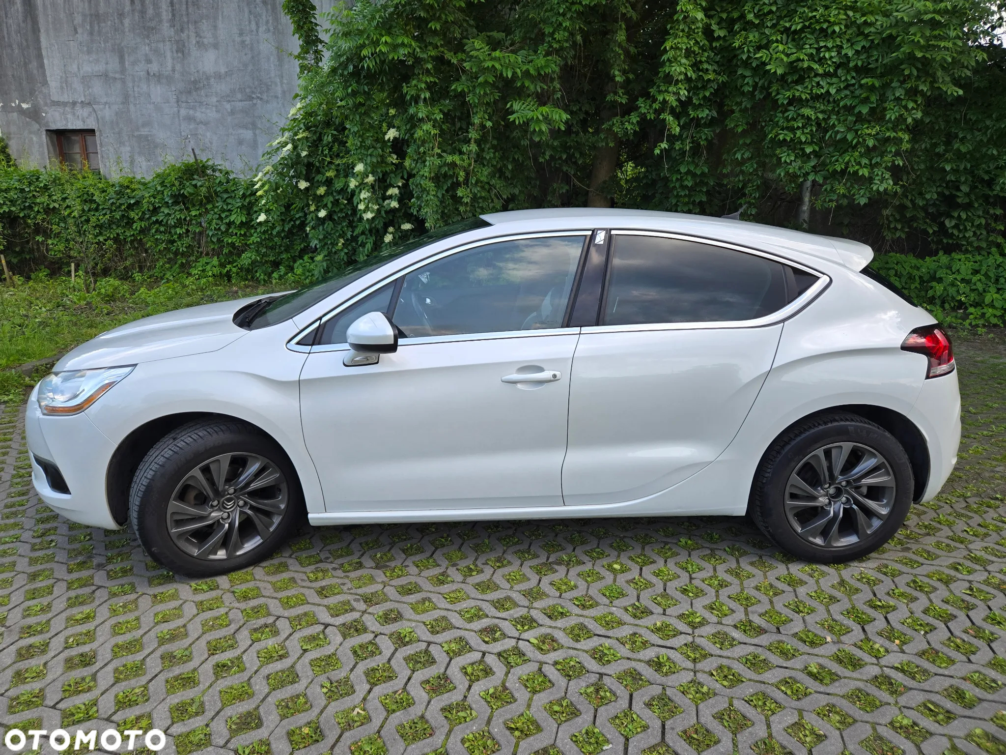 Citroën DS4 e-HDi 115 Chic - 3