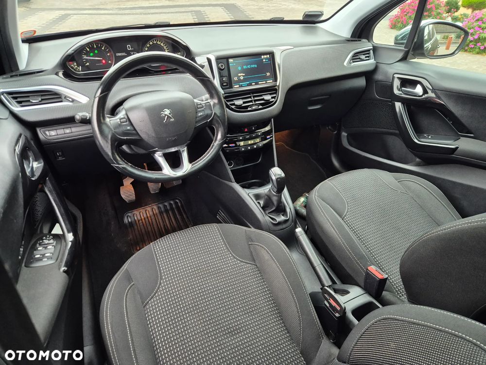 Peugeot 208 2018 photo 5