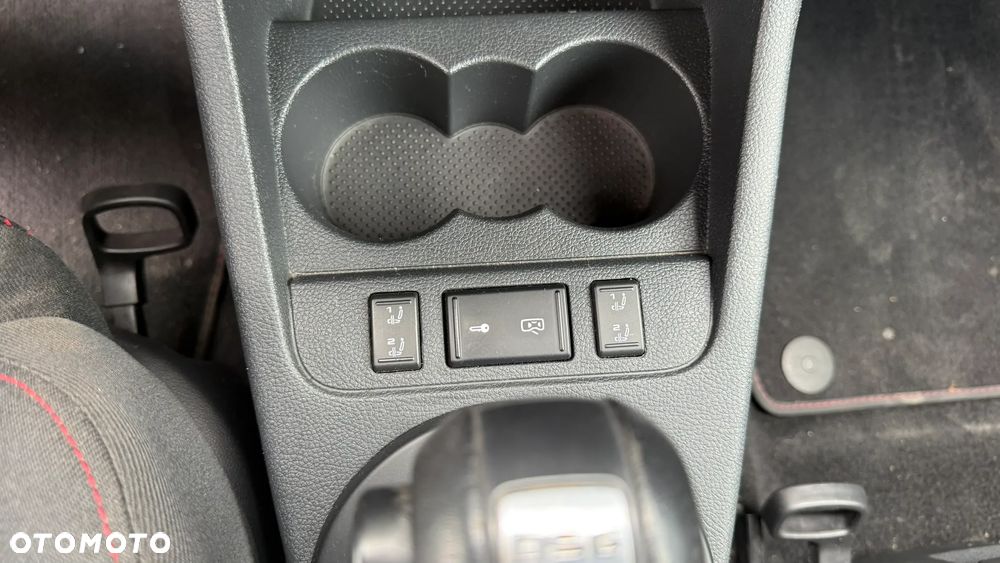 Skoda Fabia 1.4 TSI DSG RS - 13