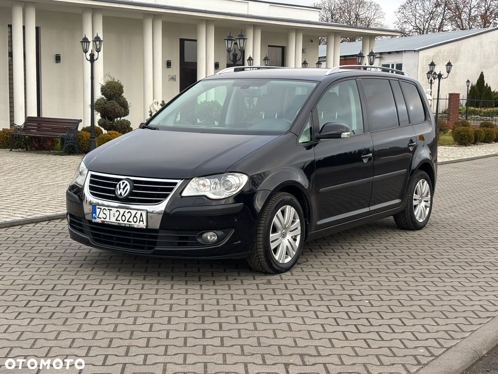 Volkswagen Touran 2.0 TDI DSG Highline - 2