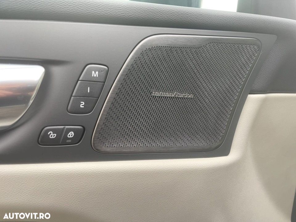 Volvo XC 60 T8 AWD AT PHEV Plus Bright - 20
