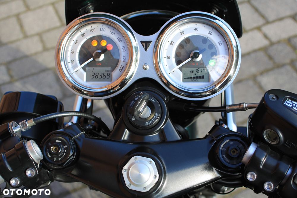 Triumph Thruxton - 5