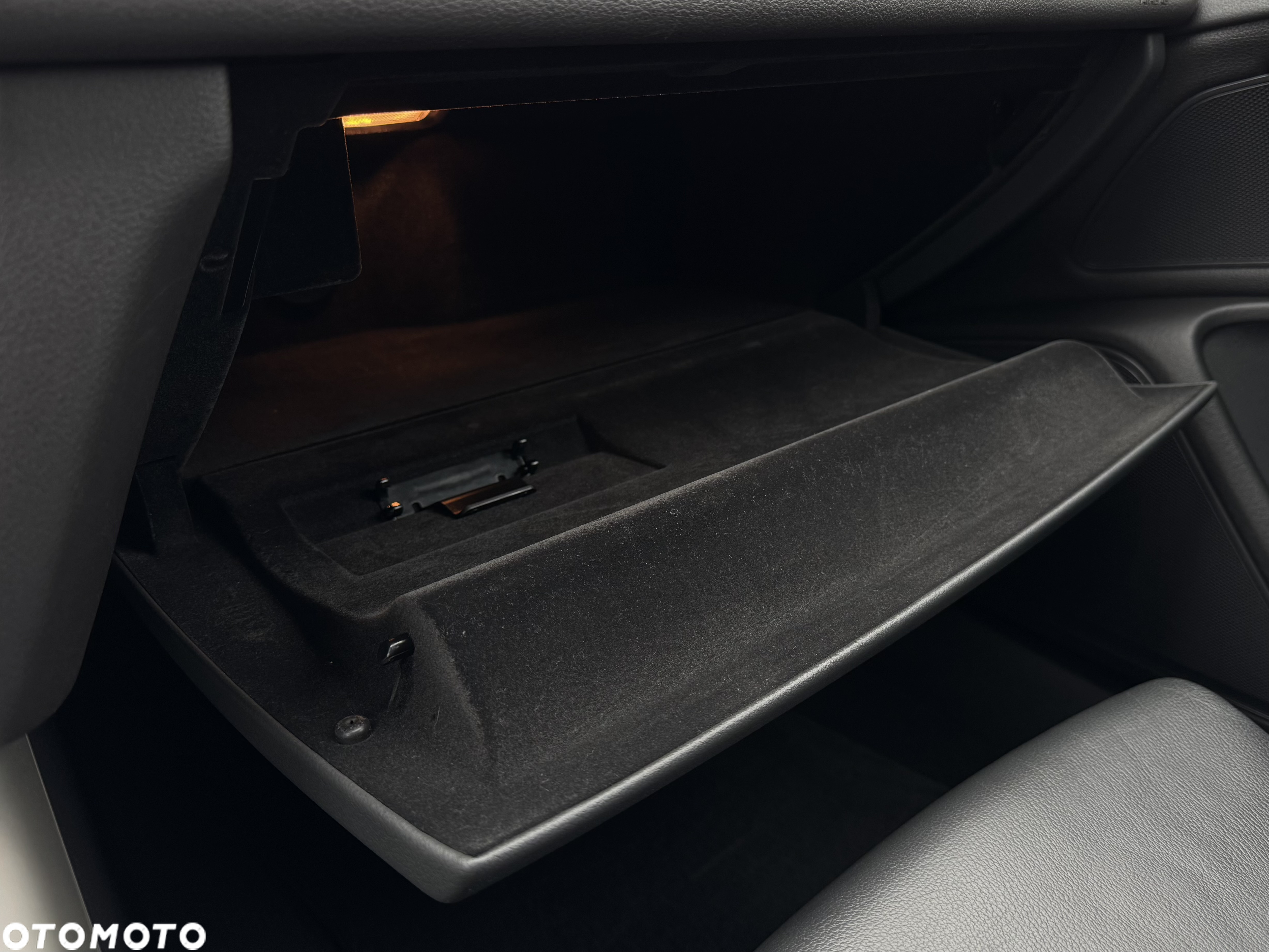 Audi A6 Avant 2.0 TDI Ultra S tronic - 25
