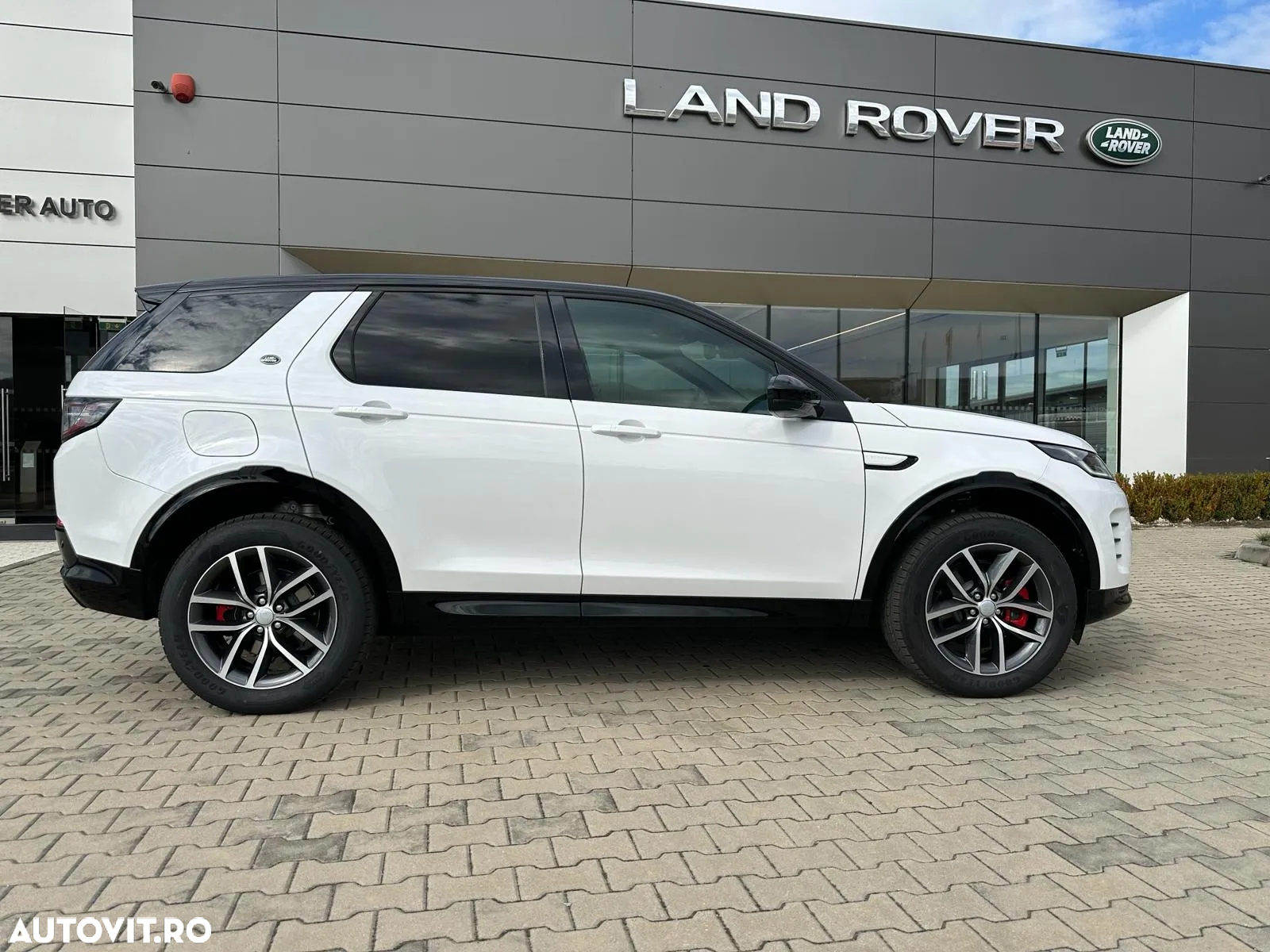 Land Rover Discovery Sport 1.5 P300e R-Dynamic PHEV SE - 2