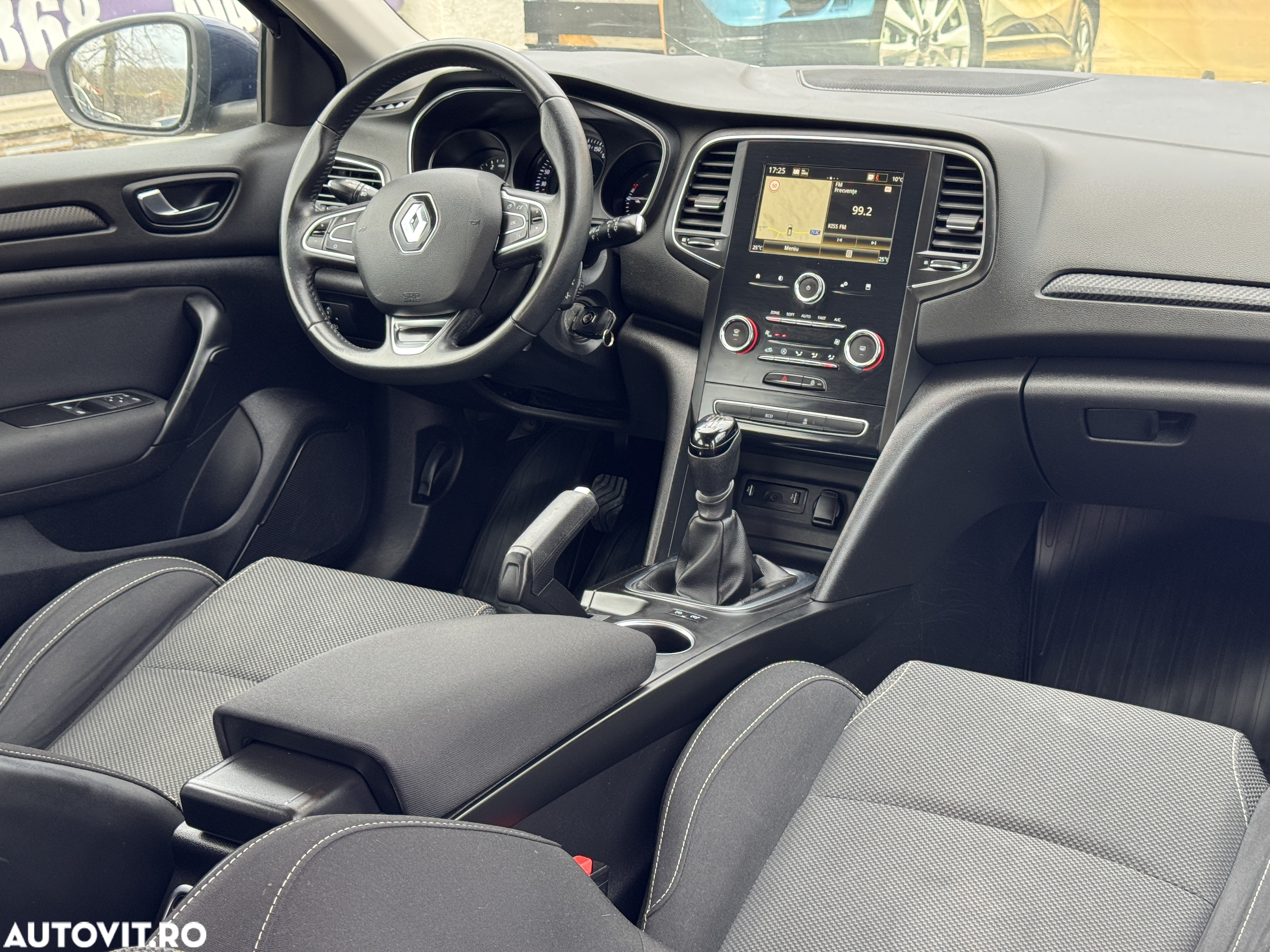 Renault Megane BLUE dCi Business - 10