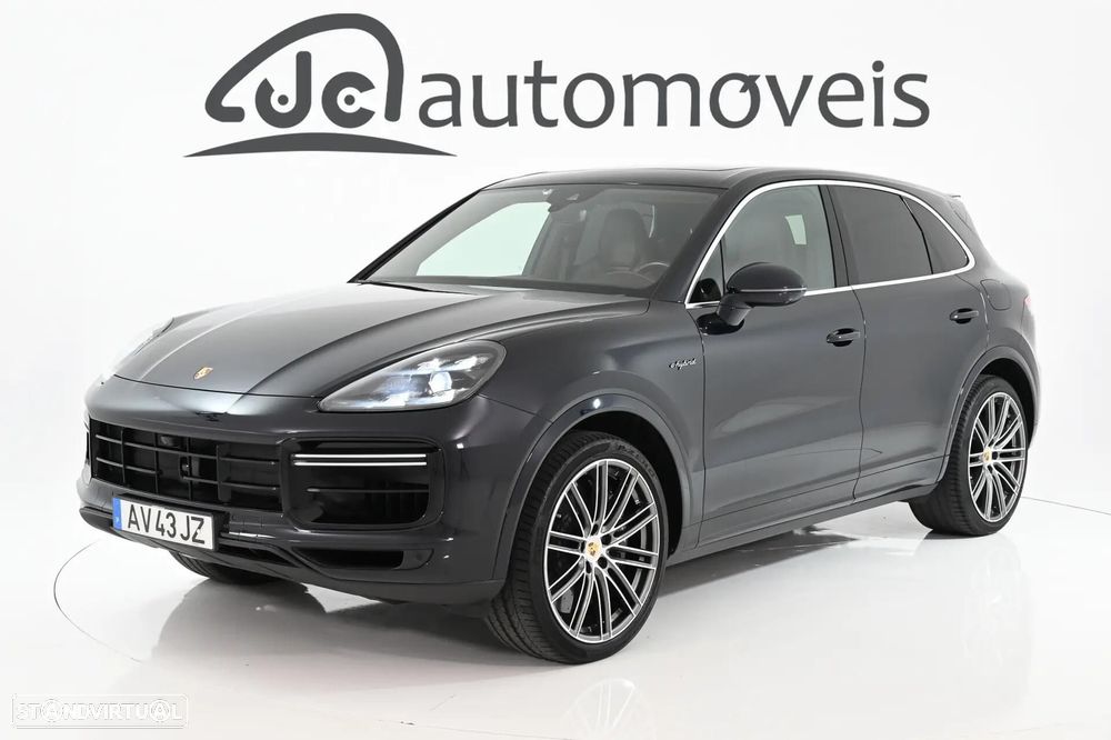Porsche Cayenne Turbo S E-Hybrid - 32