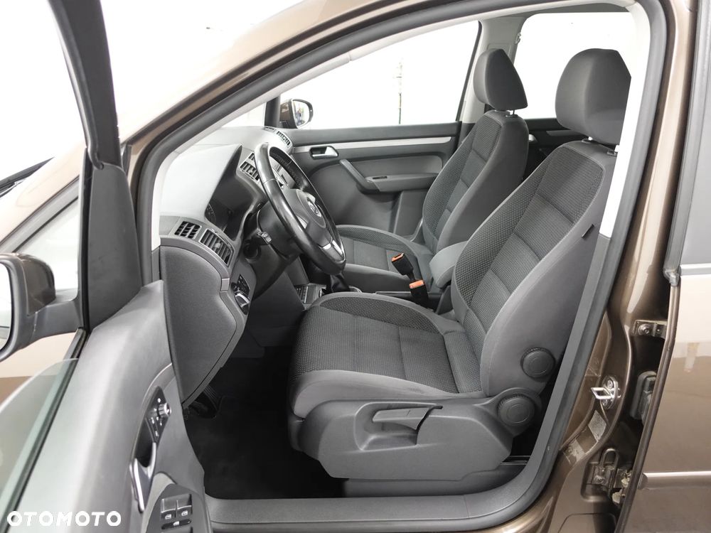 Volkswagen Touran - 20