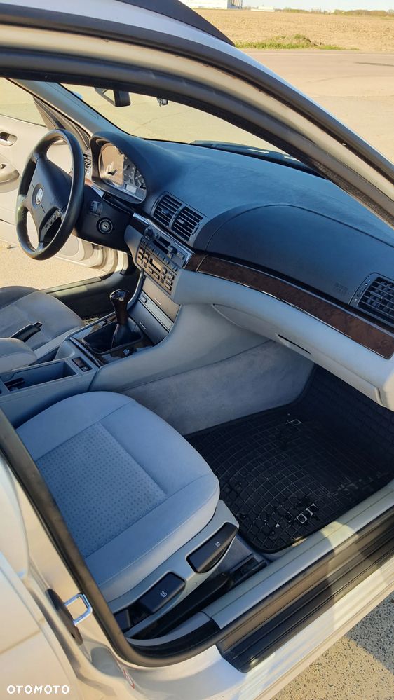 BMW Seria 3 318i - 13