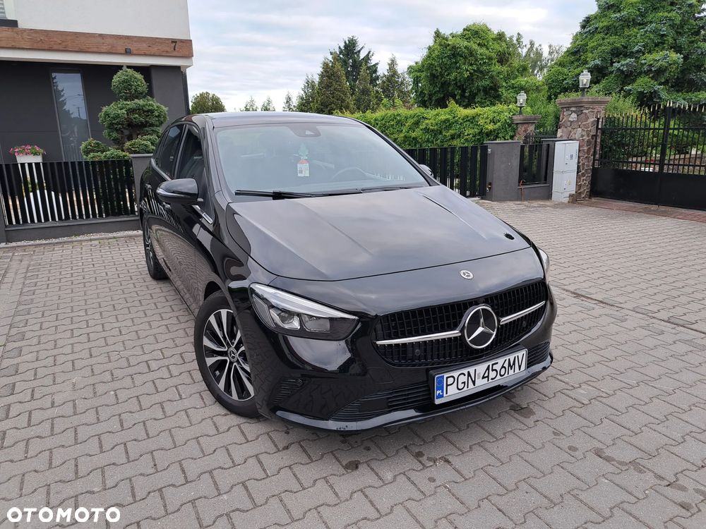 Mercedes-Benz Klasa B 180 d 8G-DCT - 33