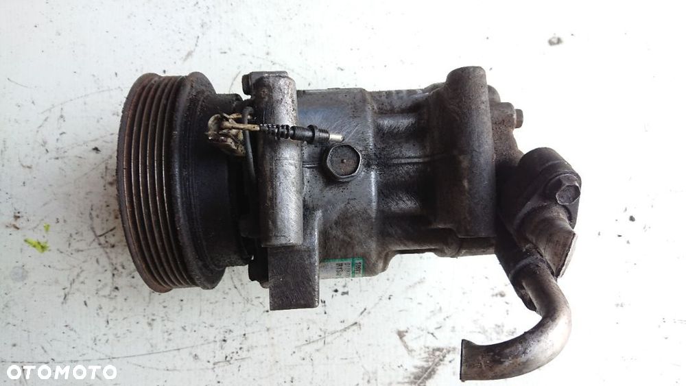 Kompresor Klimatyzacji Renault Megane Clio II Kangoo 8200315744 - 2