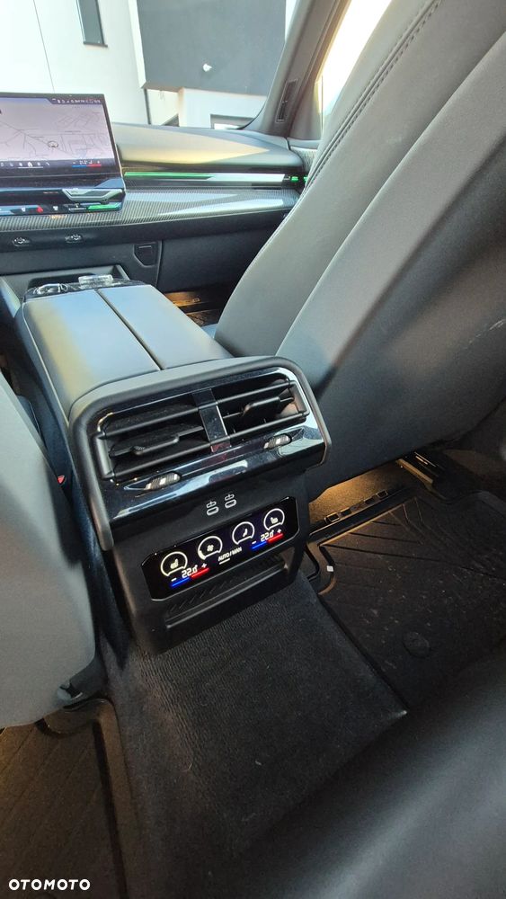 BMW Seria 5 520d xDrive mHEV M Sport - 8