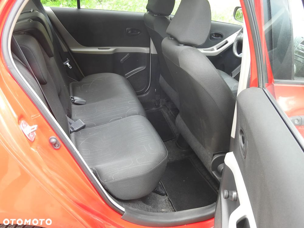 Toyota Yaris 1.0 Entry - 35
