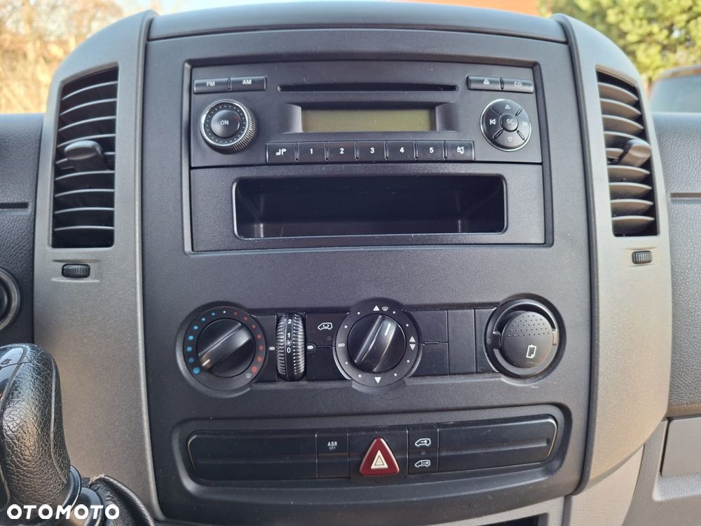Mercedes-Benz SPRINTER - 13