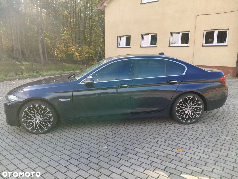 BMW Seria 5 528i xDrive Luxury Line - 3