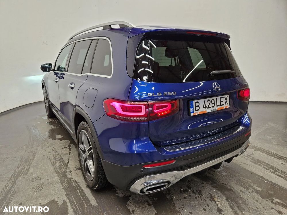 Mercedes-Benz GLB - 2