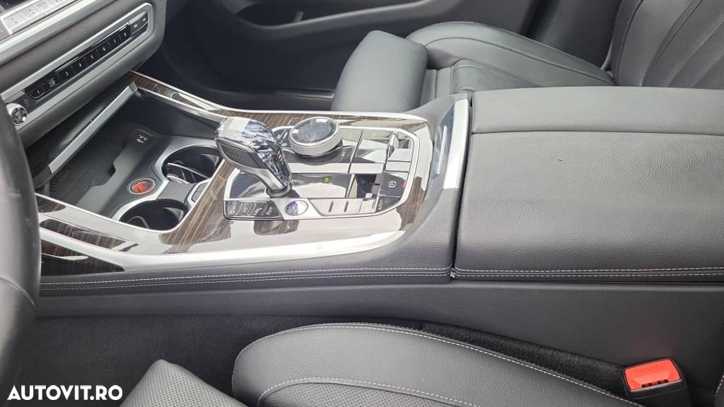 BMW X7 xDrive40i - 13