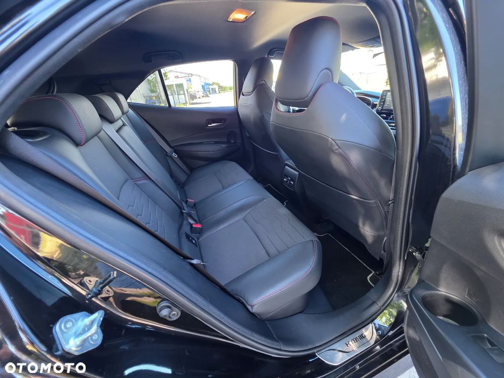 Toyota Corolla 2.0 Hybrid Executive - 28